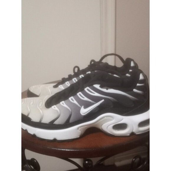 Nike Air Max Plus (GS) 655020-077 Black/White Size 5.5Y Women's Size 7 - Picture 8 of 11
